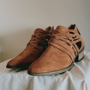 Caslon booties 8 and 7 new no box